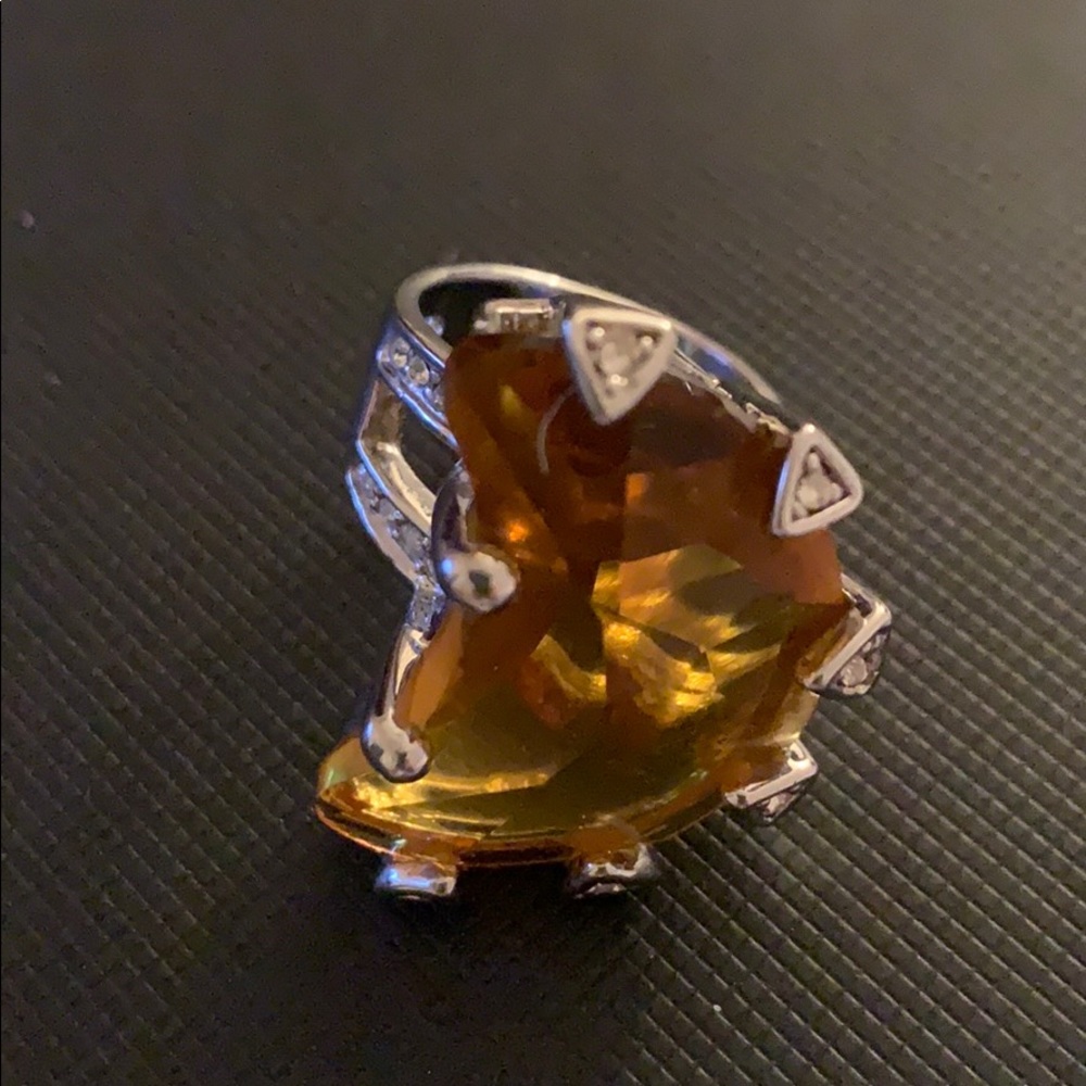 Fashion ring